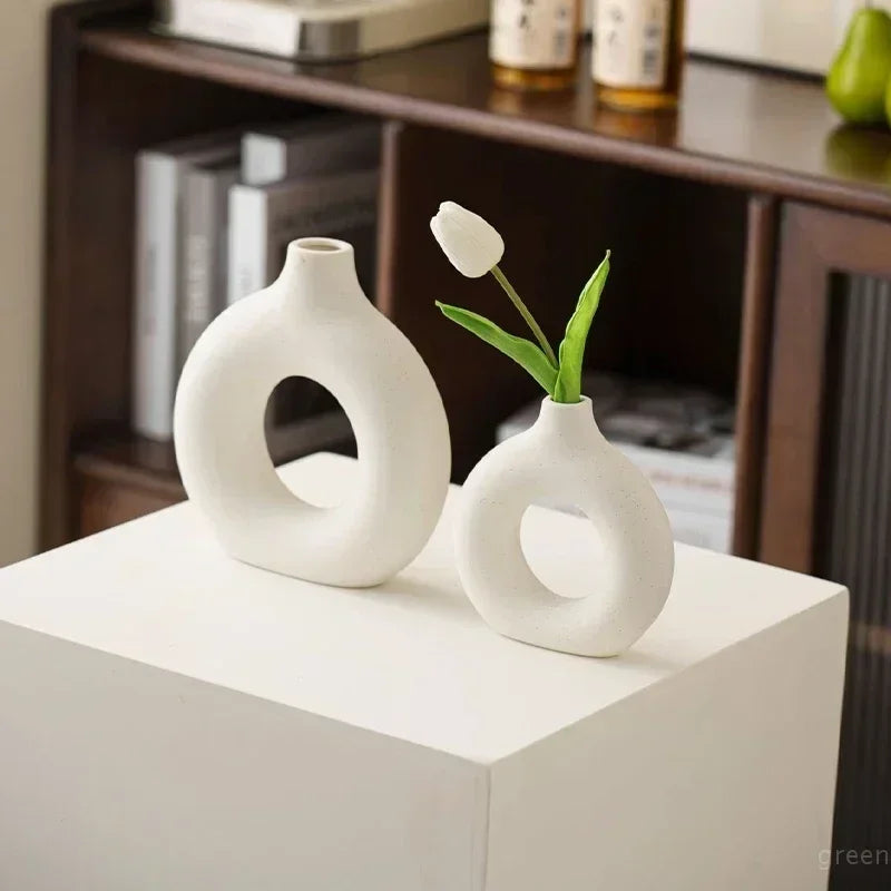 Imitation Vase(Pure White/Black)