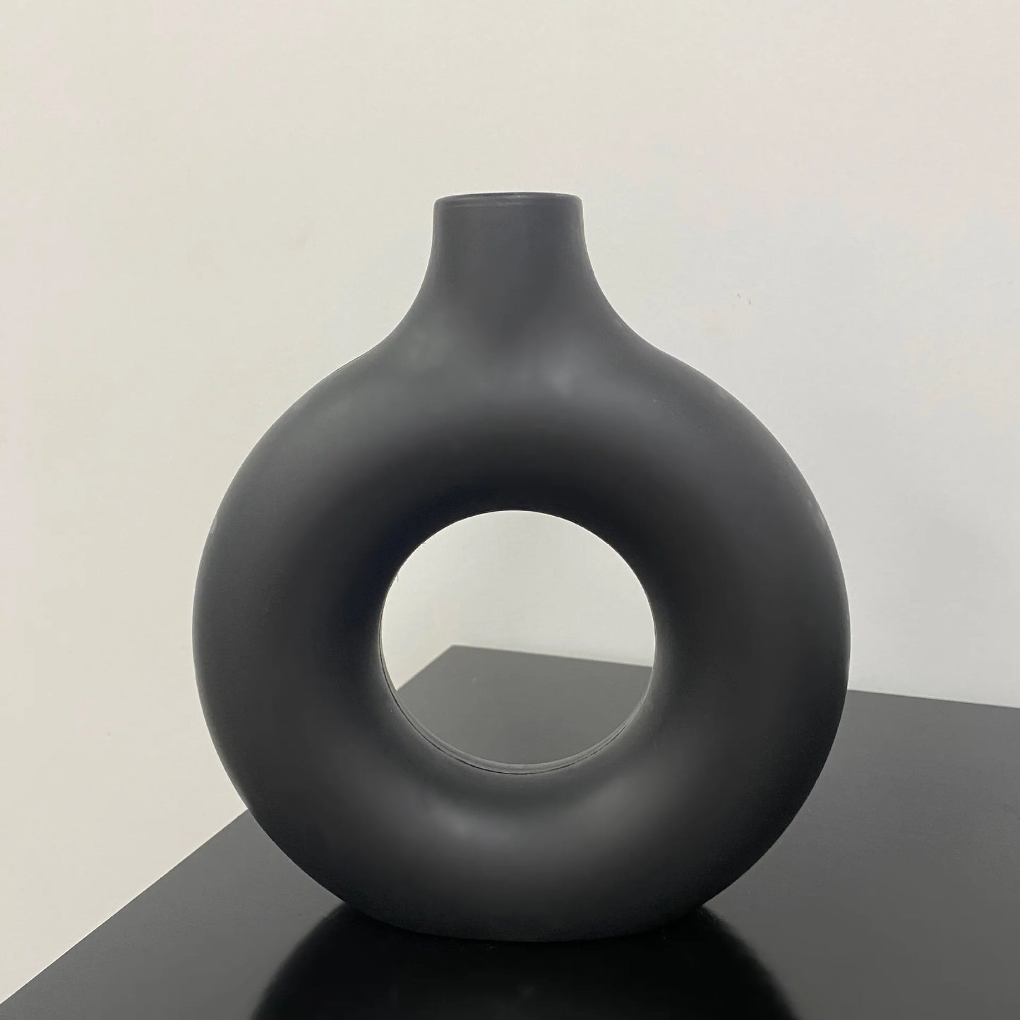 Imitation Vase(Pure White/Black)