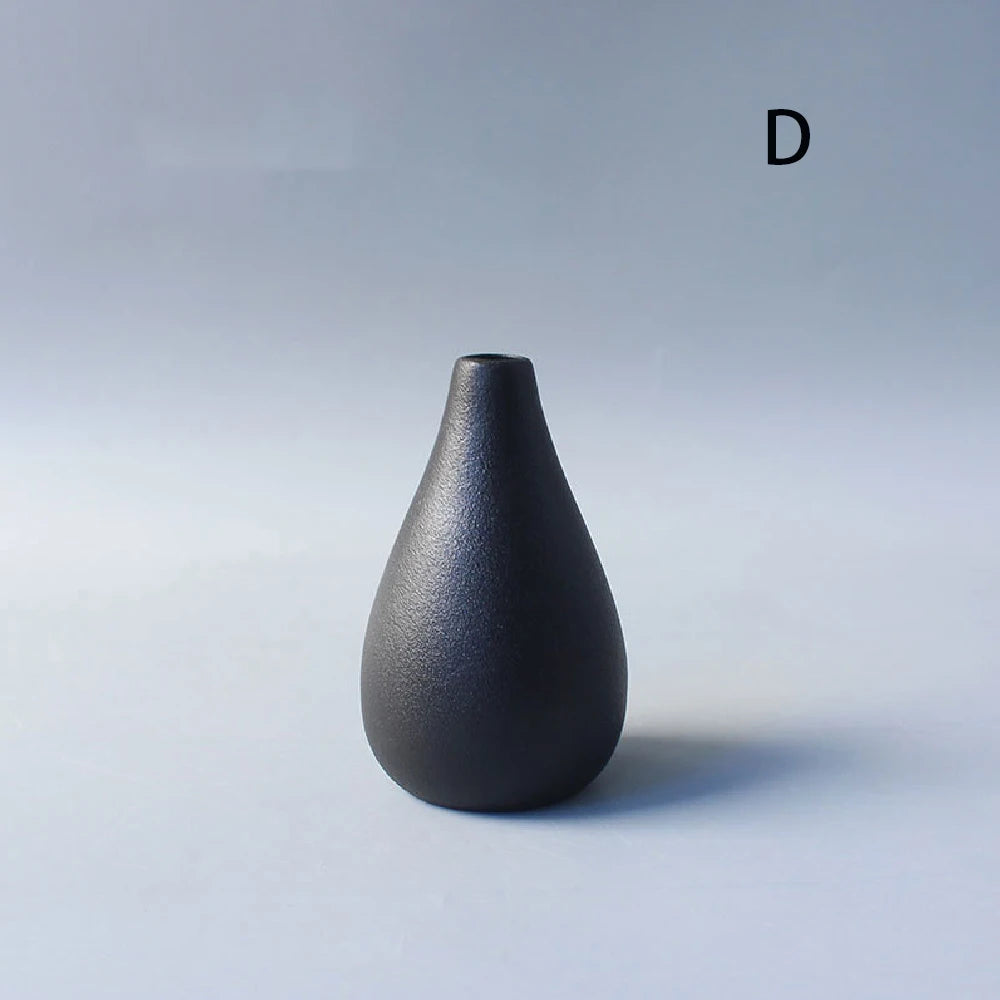 Ceramic small vase (home Japanese decoration)