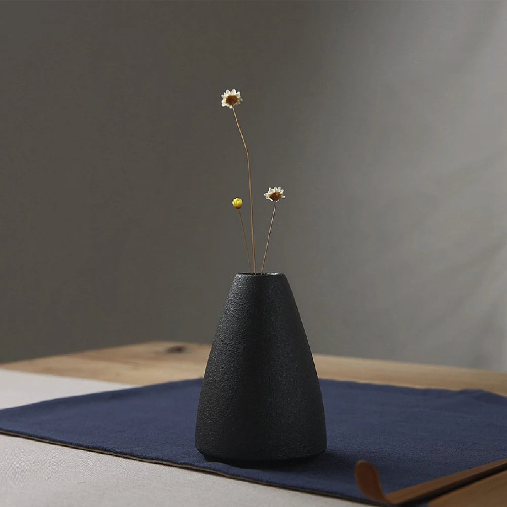 Ceramic small vase (home Japanese decoration)