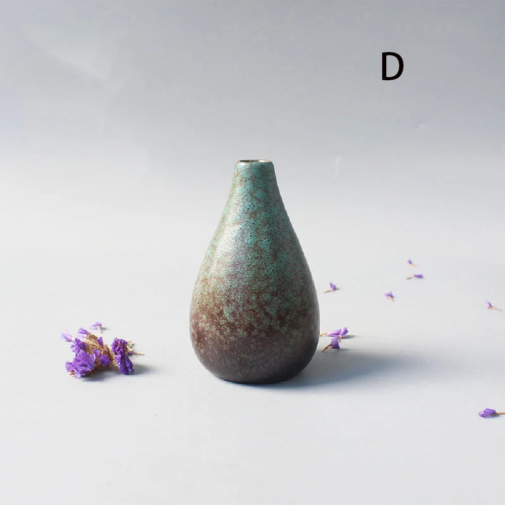 Ceramic small vase (home Japanese decoration)