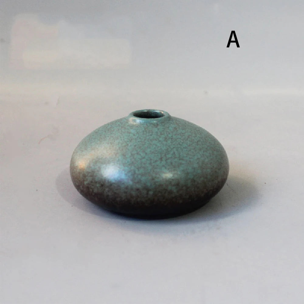 Ceramic small vase (home Japanese decoration)
