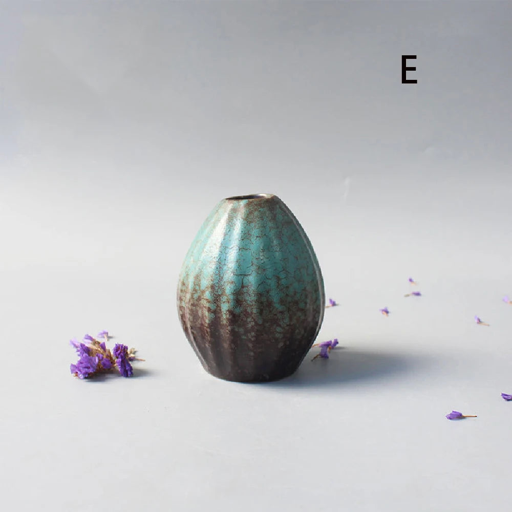 Ceramic small vase (home Japanese decoration)