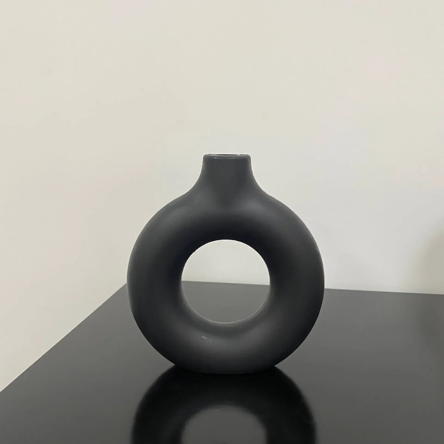 Imitation Vase(Pure White/Black)
