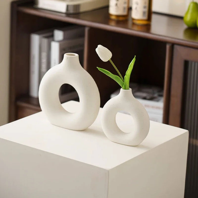 Imitation Vase(Pure White/Black)