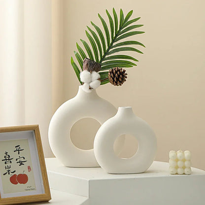 Imitation Vase(Pure White/Black)