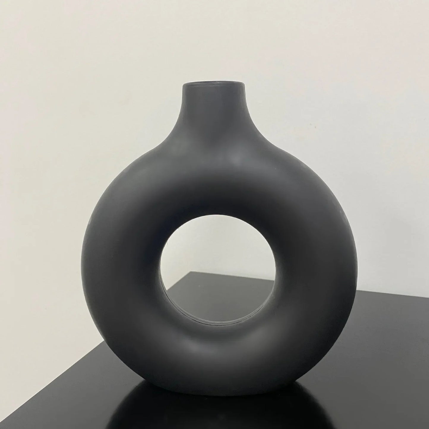 Imitation Vase(Pure White/Black)
